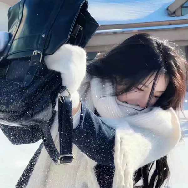 峡江疑影